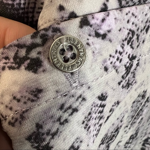 Ellen Tracy Button Tab Printed Blouse Soft Desert Mauve Size Medium NWT - Picture 7 of 13